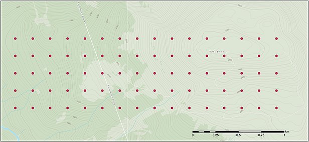 Topografische Karte mit roten Punkten in einem gleichmäßigen Raster, umgeben von Höhenlinien und Flussverläufen.
